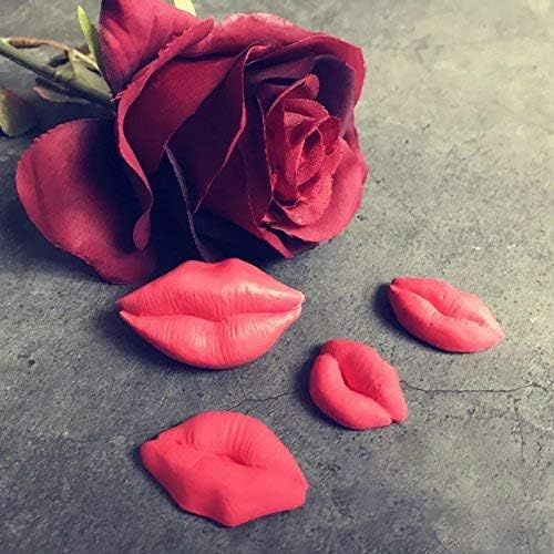 قالب سيليكون ابيض مستورد شكل شفاه لتقوم بصنعها بنفسك او لصنعها كهديه لمن تحب مقاس القالب : طول 8 سم * عرض 8.8 سم