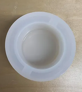 قالب سيليكون ابيض مستورد شكل طفايه مدوره صغيره مقاس 8سم